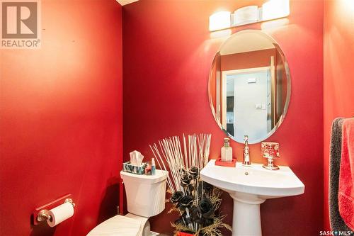 5 502 Rempel Manor, Saskatoon, SK - Indoor Photo Showing Bathroom