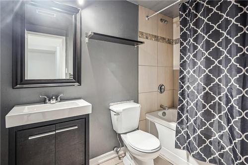 130 Wellington Street N|Unit #3, Hamilton, ON - Indoor Photo Showing Bathroom