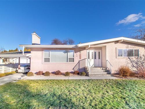 1421 Lombardy Square, Kelowna, BC - Outdoor