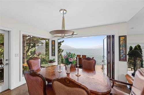 2052 Dewdney Road, Kelowna, BC - Indoor Photo Showing Dining Room