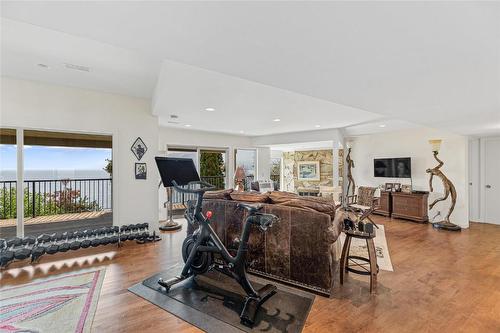 2052 Dewdney Road, Kelowna, BC - Indoor Photo Showing Gym Room