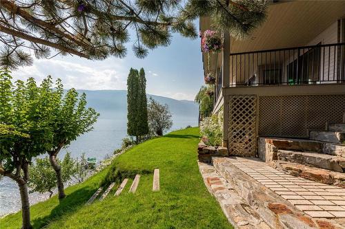 2052 Dewdney Road, Kelowna, BC - Outdoor With Deck Patio Veranda