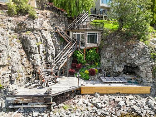 2052 Dewdney Road, Kelowna, BC - Outdoor