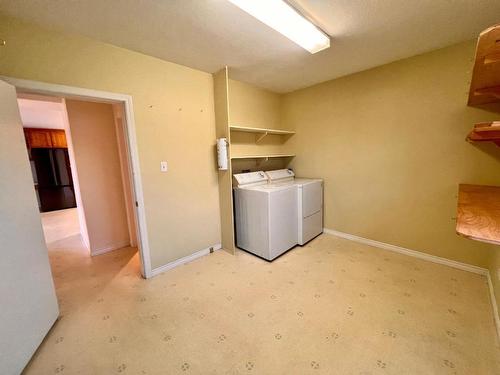215 Palmer Street, Princeton, BC - Indoor Photo Showing Laundry Room