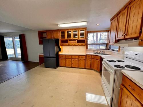 215 Palmer Street, Princeton, BC - Indoor Photo Showing Kitchen
