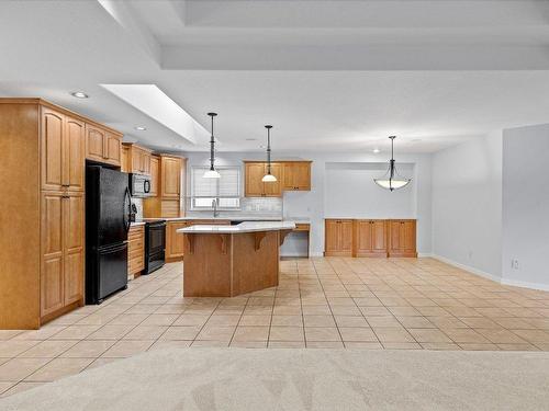 97-2365 Stillingfleet Road, Kelowna, BC - Indoor Photo Showing Kitchen