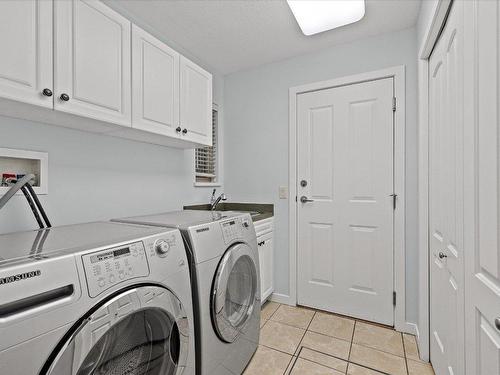 97-2365 Stillingfleet Road, Kelowna, BC - Indoor Photo Showing Laundry Room