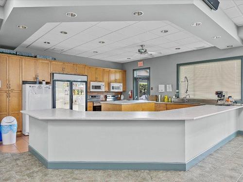 97-2365 Stillingfleet Road, Kelowna, BC - Indoor Photo Showing Kitchen