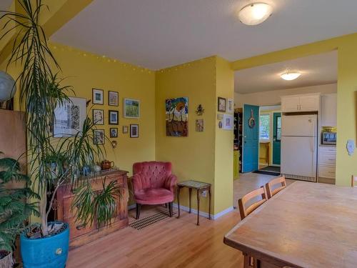 1008 Wilson Avenue, Kelowna, BC - Indoor Photo Showing Dining Room