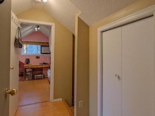 1008 Wilson Avenue, Kelowna, BC - Indoor Photo Showing Other Room
