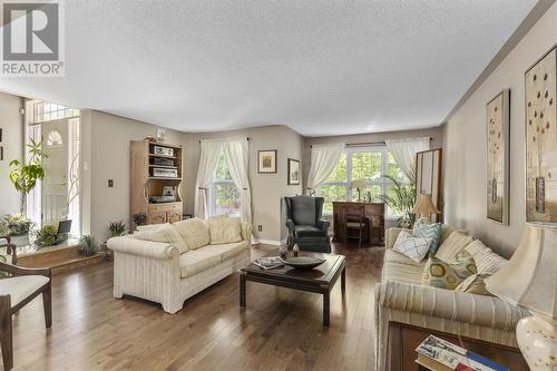 73 Birkshire Pl, Sault Ste. Marie, ON - Indoor Photo Showing Living Room