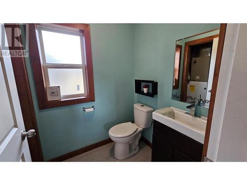 22 Savanna Road, Summerland, BC - Indoor Photo Showing Bathroom