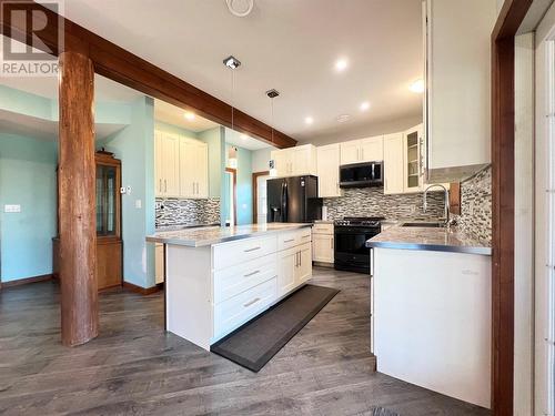 22 Savanna Road, Summerland, BC - Indoor Photo Showing Kitchen