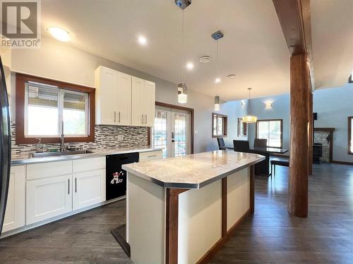 22 Savanna Road, Summerland, BC - Indoor Photo Showing Kitchen