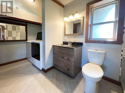 22 Savanna Road, Summerland, BC - Indoor Photo Showing Bathroom