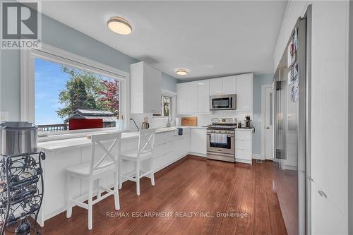 864 South Coast Drive, Haldimand, ON - Indoor Photo Showing Kitchen