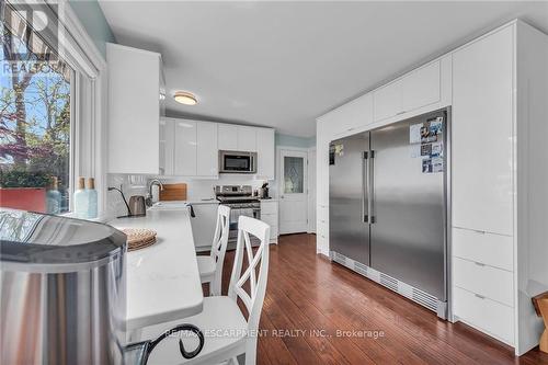 864 South Coast Drive, Haldimand, ON - Indoor Photo Showing Kitchen