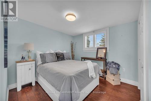 864 South Coast Drive, Haldimand, ON - Indoor Photo Showing Bedroom