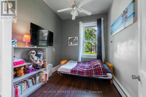 120 Main Street, Southwest Middlesex, ON - Indoor Photo Showing Bedroom