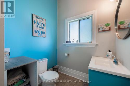120 Main Street, Southwest Middlesex, ON - Indoor Photo Showing Bathroom