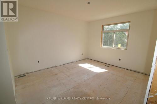 616 25Th Avenue, Hanover, ON - Indoor Photo Showing Other Room