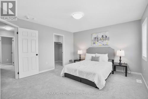8484 Sweet Chestnut Drive, Niagara Falls, ON - Indoor Photo Showing Bedroom