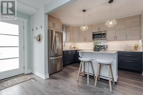 45 Tragina Avenue N, Hamilton, ON - Indoor Photo Showing Kitchen With Stainless Steel Kitchen With Upgraded Kitchen