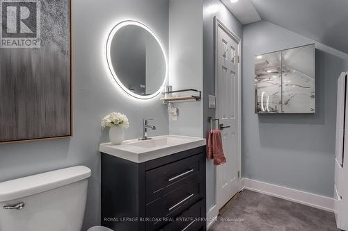 45 Tragina Avenue N, Hamilton, ON - Indoor Photo Showing Bathroom