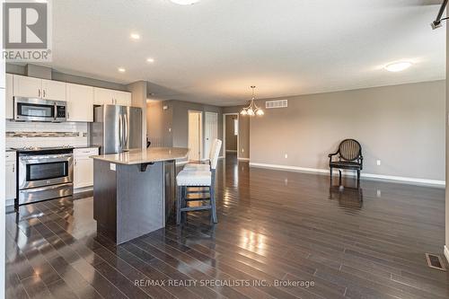 46 Woodhatch Crescent, Ingersoll, ON - Indoor Photo Showing Kitchen With Upgraded Kitchen