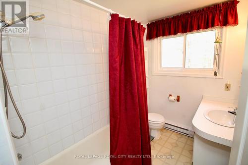 7048 Highway 6, Northern Bruce Peninsula, ON - Indoor Photo Showing Bathroom