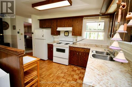 7048 Highway 6, Northern Bruce Peninsula, ON - Indoor Photo Showing Kitchen With Double Sink