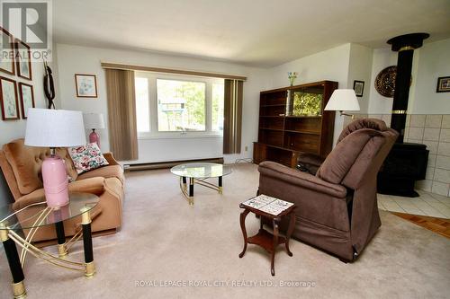 7048 Highway 6, Northern Bruce Peninsula, ON - Indoor Photo Showing Living Room