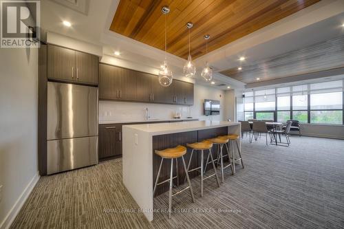 408 - 320 Plains Road E, Burlington, ON - Indoor Photo Showing Kitchen