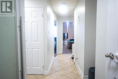 Uph 12 - 550 Webb Drive, Mississauga, ON - Indoor Photo Showing Other Room