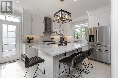 4258 Ryan Lane, Burlington, ON - Indoor Photo Showing Kitchen With Upgraded Kitchen