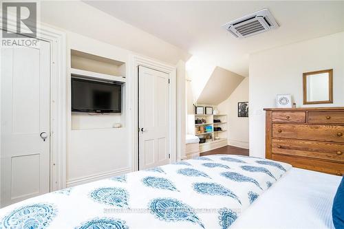 120 Maple Street, Collingwood, ON - Indoor Photo Showing Bedroom