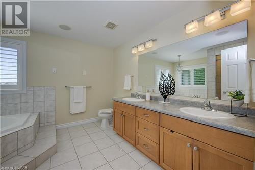 528 Applerock Court, Kitchener, ON - Indoor Photo Showing Bathroom