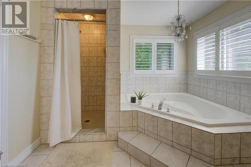 528 Applerock Court, Kitchener, ON - Indoor Photo Showing Bathroom
