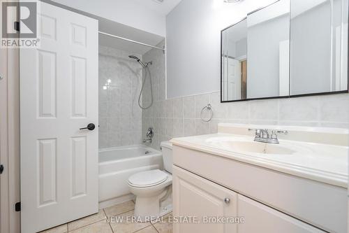 4122 Dursley Crescent, Mississauga, ON - Indoor Photo Showing Bathroom