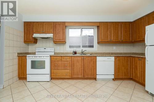 4122 Dursley Crescent, Mississauga, ON - Indoor Photo Showing Kitchen With Double Sink