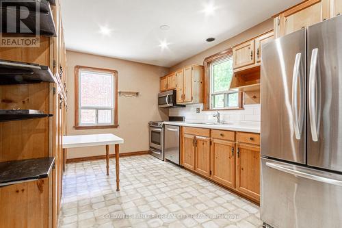 1597 Blanefield Road, Mississauga, ON - Indoor Photo Showing Kitchen With Stainless Steel Kitchen