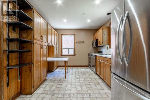 1597 Blanefield Road, Mississauga, ON - Indoor Photo Showing Kitchen