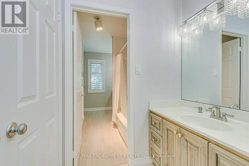 341 Acacia Court, Oakville, ON - Indoor Photo Showing Bathroom