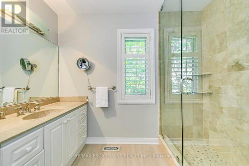 341 Acacia Court, Oakville, ON - Indoor Photo Showing Bathroom