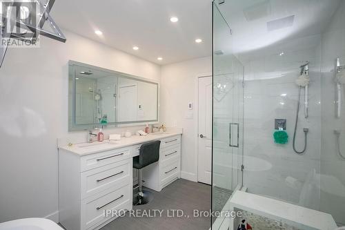 6373 Donway Drive, Mississauga, ON - Indoor Photo Showing Bathroom