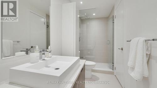 Ph721 - 246 Logan Avenue, Toronto, ON - Indoor Photo Showing Bathroom