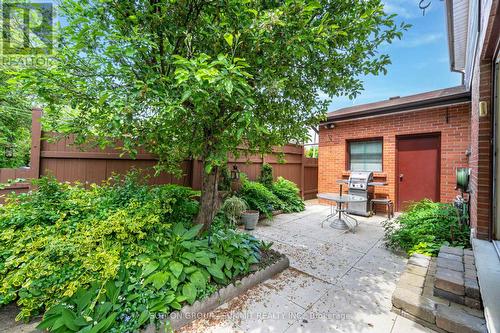 16 Merrydrew Court, Mississauga, ON - Outdoor