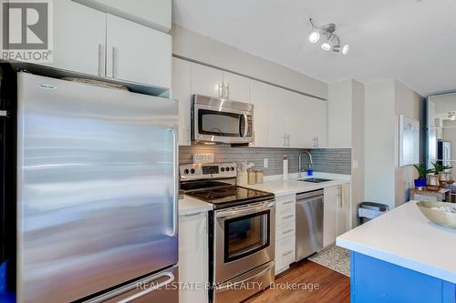 2114 - 155 Legion Road N, Toronto, ON - Indoor Photo Showing Kitchen With Upgraded Kitchen