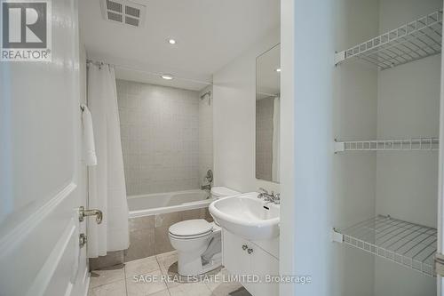901 - 100 Hayden Street, Toronto, ON - Indoor Photo Showing Bathroom