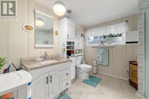 17 Nightingale Lane, Belleville, ON - Indoor Photo Showing Bathroom